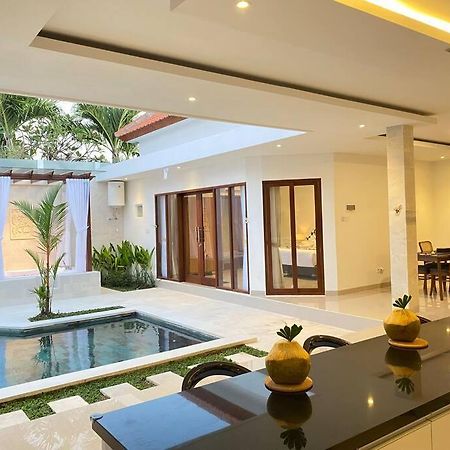 Villa Akmali Umalas 2Br With Private Pool & Jacuzzi Чангу Екстер'єр фото
