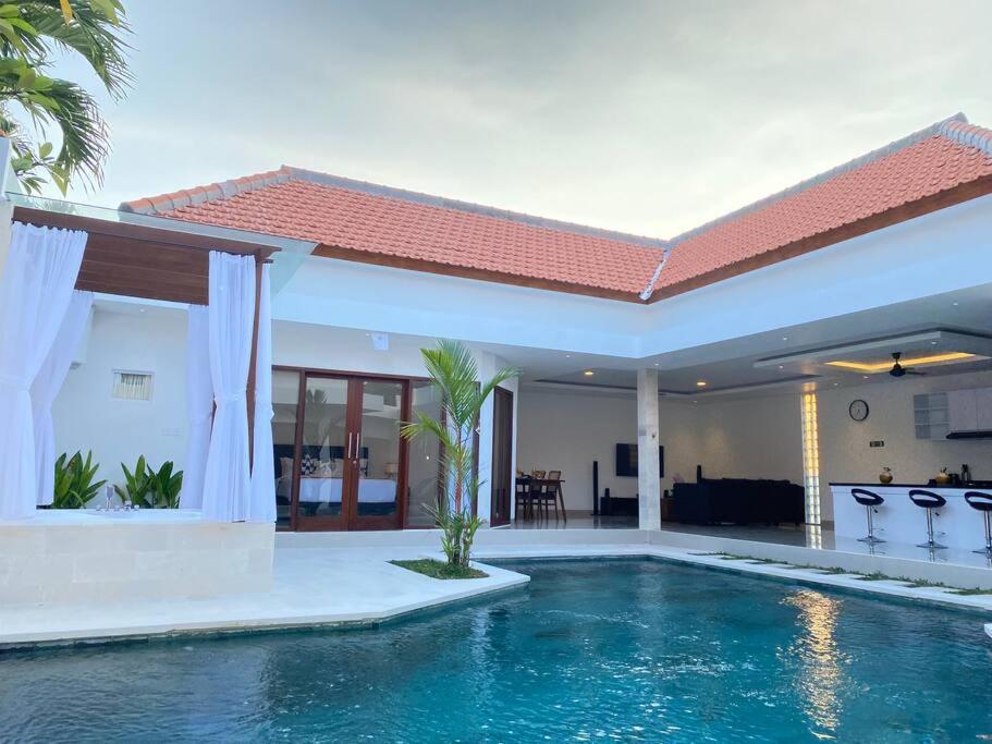 Villa Akmali Umalas 2Br With Private Pool & Jacuzzi Чангу Екстер'єр фото